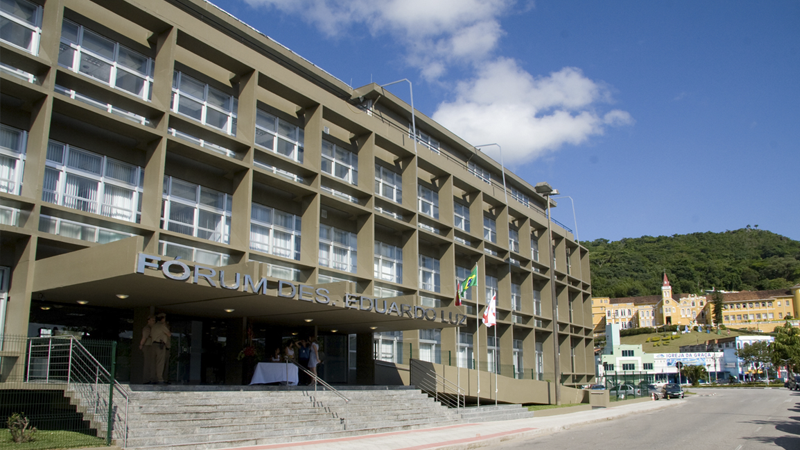 Foto da fachada do prédio da comarca da Capital - Eduardo Luz