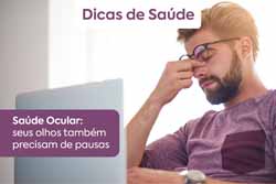 Banner com foto de um homem de óculos, com uma das mãos nos olhos, sentado a frente do computador
