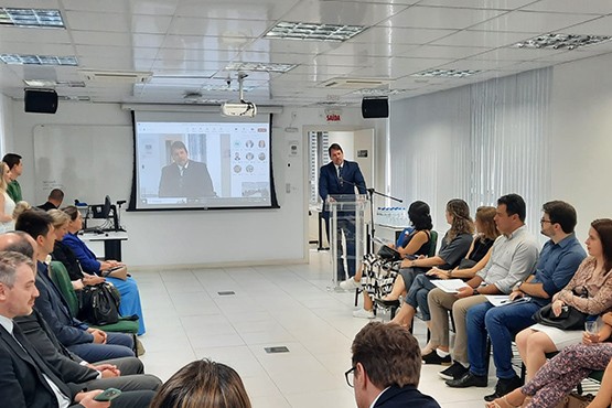 desembargador Schuch em pronunciamento