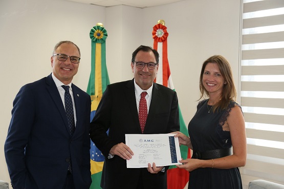 entrega de convite para posse