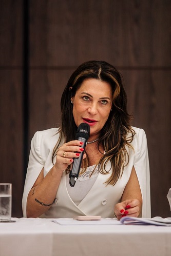 Presidente do Instituto Justiça de Saia, Maria Gabriela Prado Manssur.