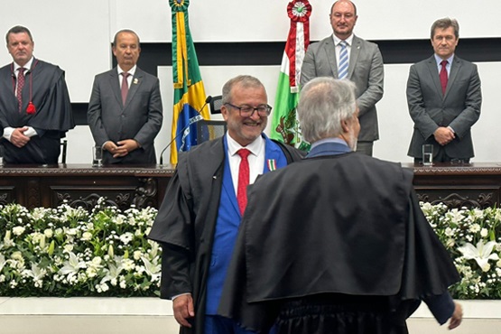 Cerimônia de posse do desembargador Altamiro de Oliveira como presidente do TJSC.  