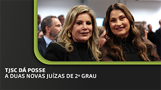 Foto das duas juízas empossadas