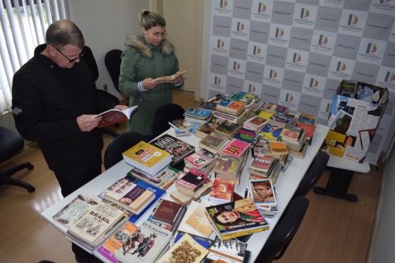 Comarca de Lages, ao arrecadar 300 livros, incrementa projeto “Despertar pela Leitura”