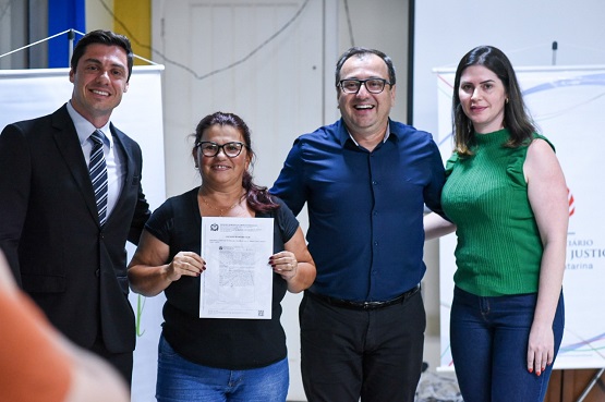 Solenidade de entrega de títulos.