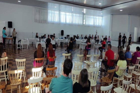 Sessão de Tribunal do Júri.