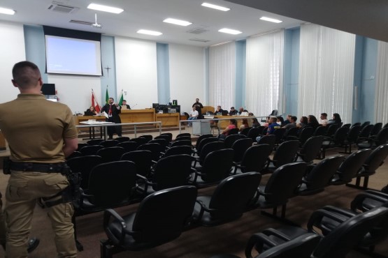 Tribunal do Júri, comarca de Chapecó.