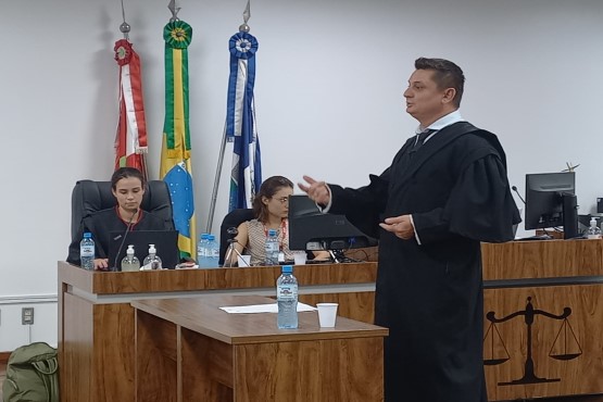 Sessão da Vara do Tribunal do Júri da comarca de Joinville.