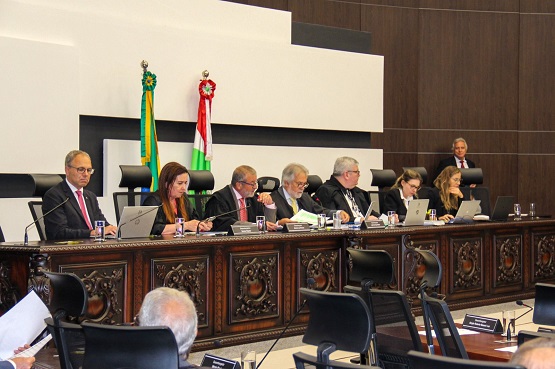 Sessão extraordinária do Tribunal Pleno.