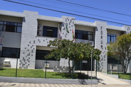 Fachada do fórum de Curitibanos