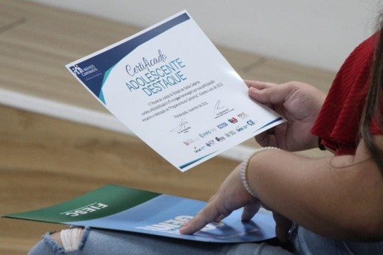 Certificado adolescente destaque.