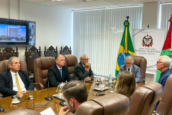 Solenidade de assinatura.