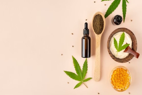 Elementos que remetem a cannabis.