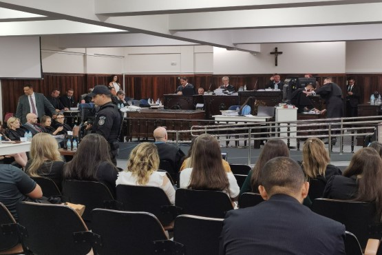 Tribunal do júri em Lages.