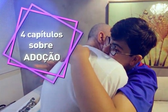 Foto da web série com a informação: 4 capítulos sobre adoção.