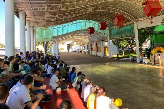 Palestra as crianças e adolescentes de Caibi.