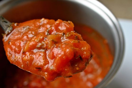 Molho de tomate em colher.