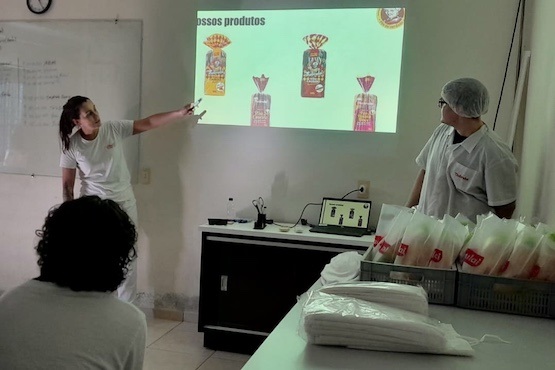 Explicação sobre o processo de fazer pães.
