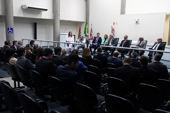 Presidente do TJSC em reunião com magistrados de Criciúma.
