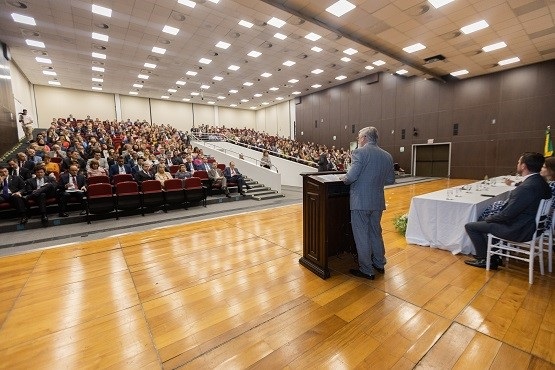 Evento no tribunal Pleno.
