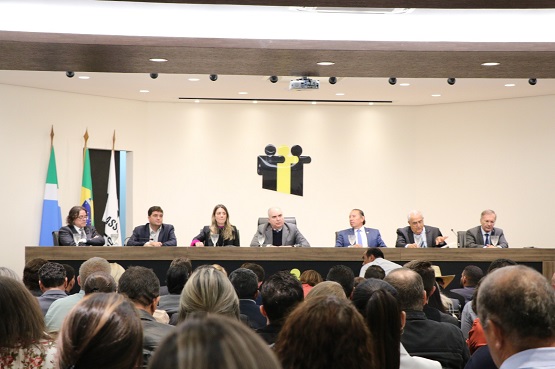 Desembargadores e juízes.