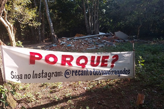 Banner Recanto dos Naufragados em mata.