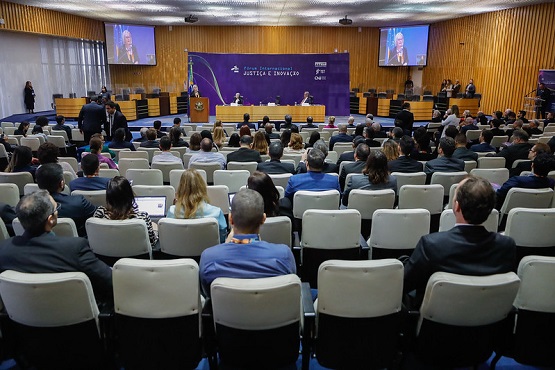 Fórum Internacional Justiça e Inovação (FIJI).