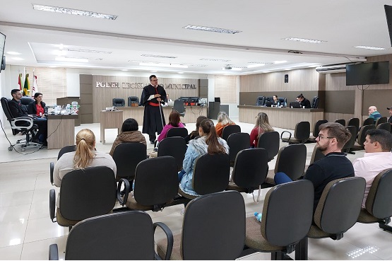 Tribunal do júri em Curitibanos.