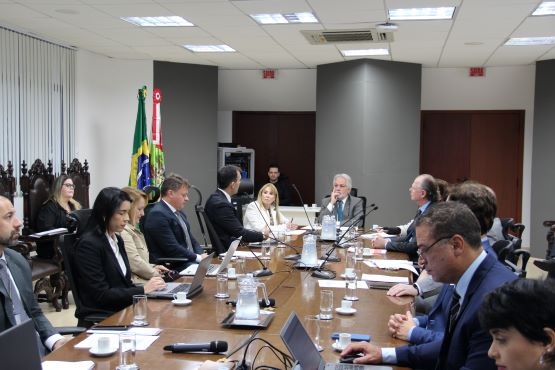 Reunião entre TJSC, CNJ e TSE.