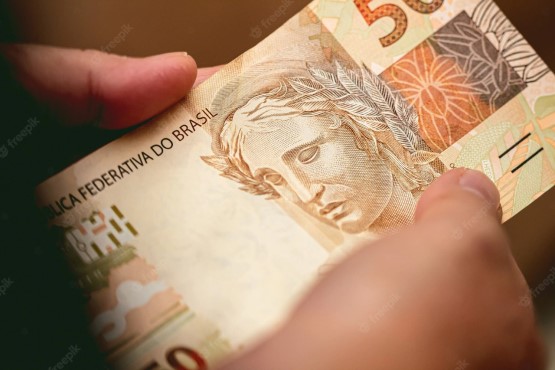 Nota de cinquenta reais.
