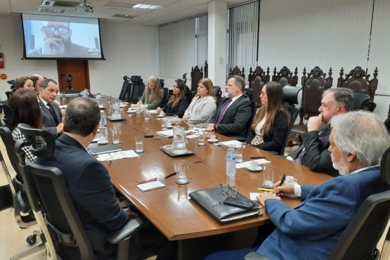 Conversa entre TJSC, Unimed, COMESC e Cojepemec.