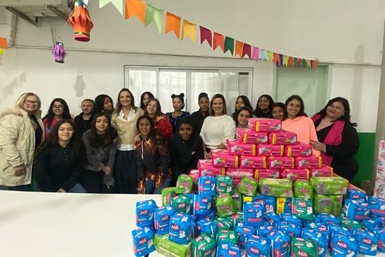 Entrega de absorventes.