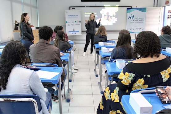 Jovens do programa Novos Caminhos.
