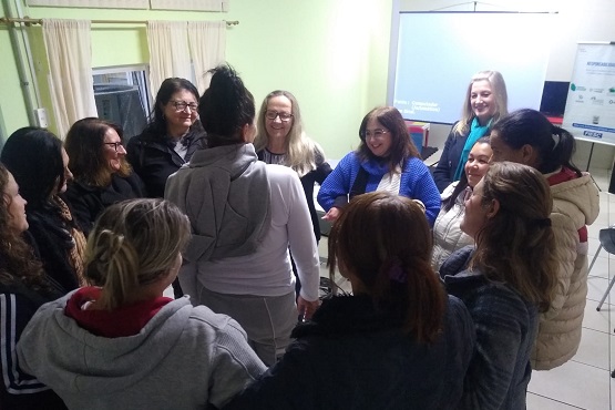 Oficina com cuidadoras de Concórdia.