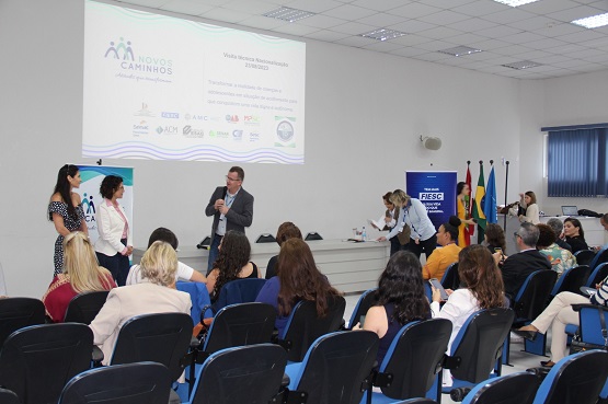 Apresentação do programa Novos Caminhos.
