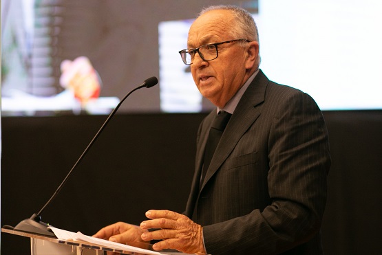 Professor Constantino Assis.