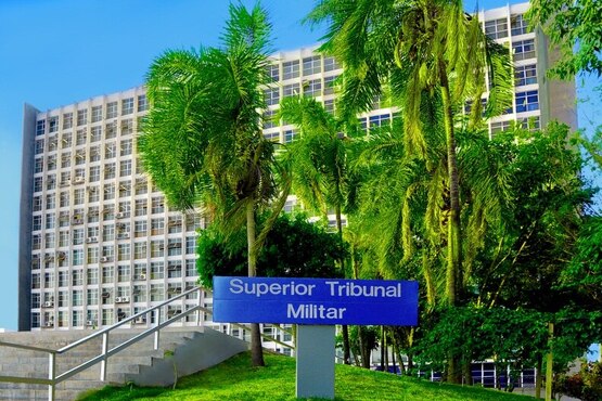Fachada Superior Tribunal Militar.