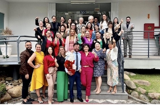 Servidores e magistrados.