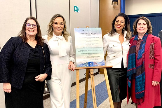 Desembargadoras do TJSC na instalação da Ouvidoria de Mulher.