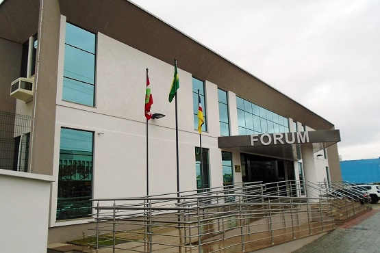 Fórum.