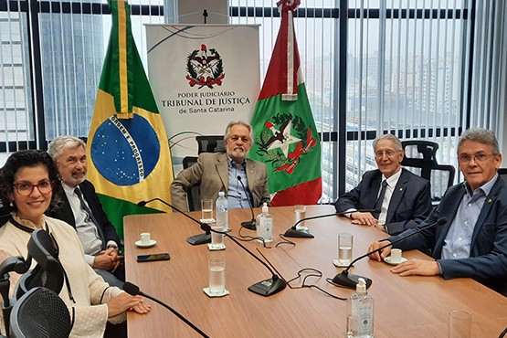 Reunião entre TJSC e Celesc.