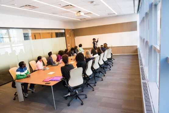 Sala de reuniões.
