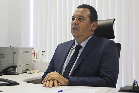 Juiz Cláudio Eduardo Regis de Figueiredo e Silva.