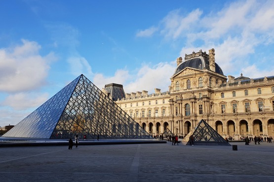 Louvre.