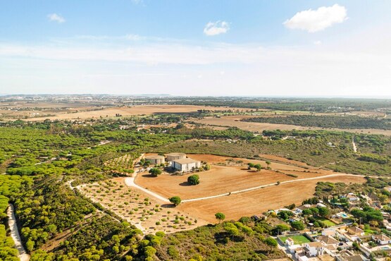 Vista aérea de terreno.