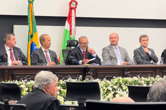 Cerimônia de posse do desembargador Altamiro de Oliveira como presidente do TJSC.