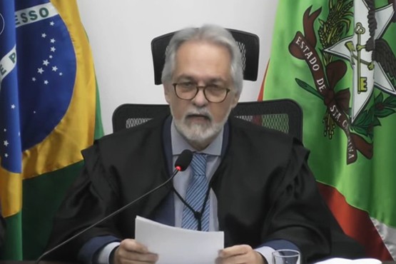 Desembargador João Henrique Blasi discursa na solenidade.