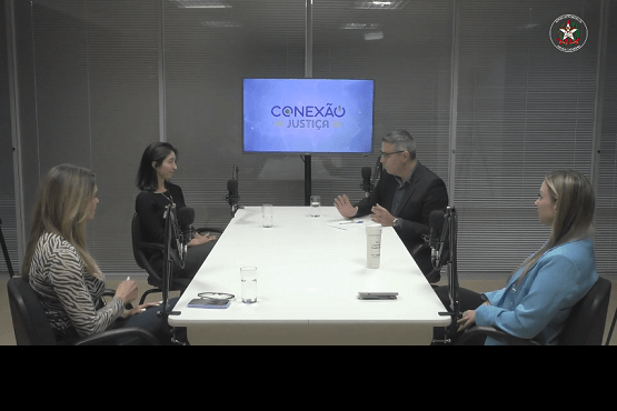 Gravação do podcast Conexão Justiça.
