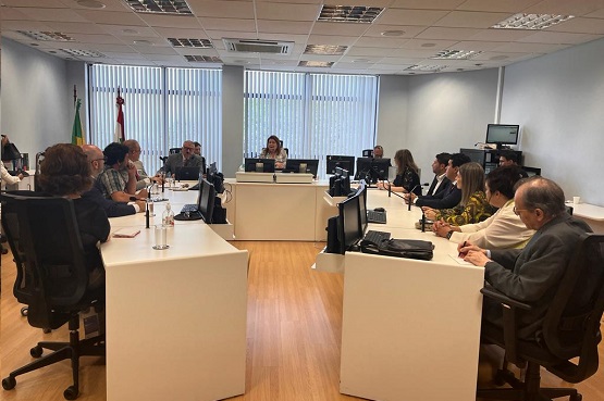 Câmara de audiências do TJSC.