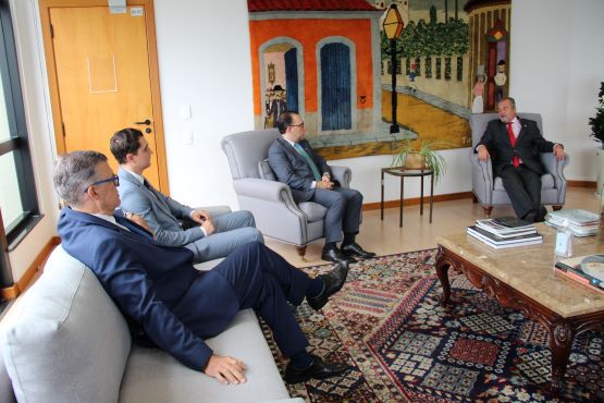 Visita institucional.